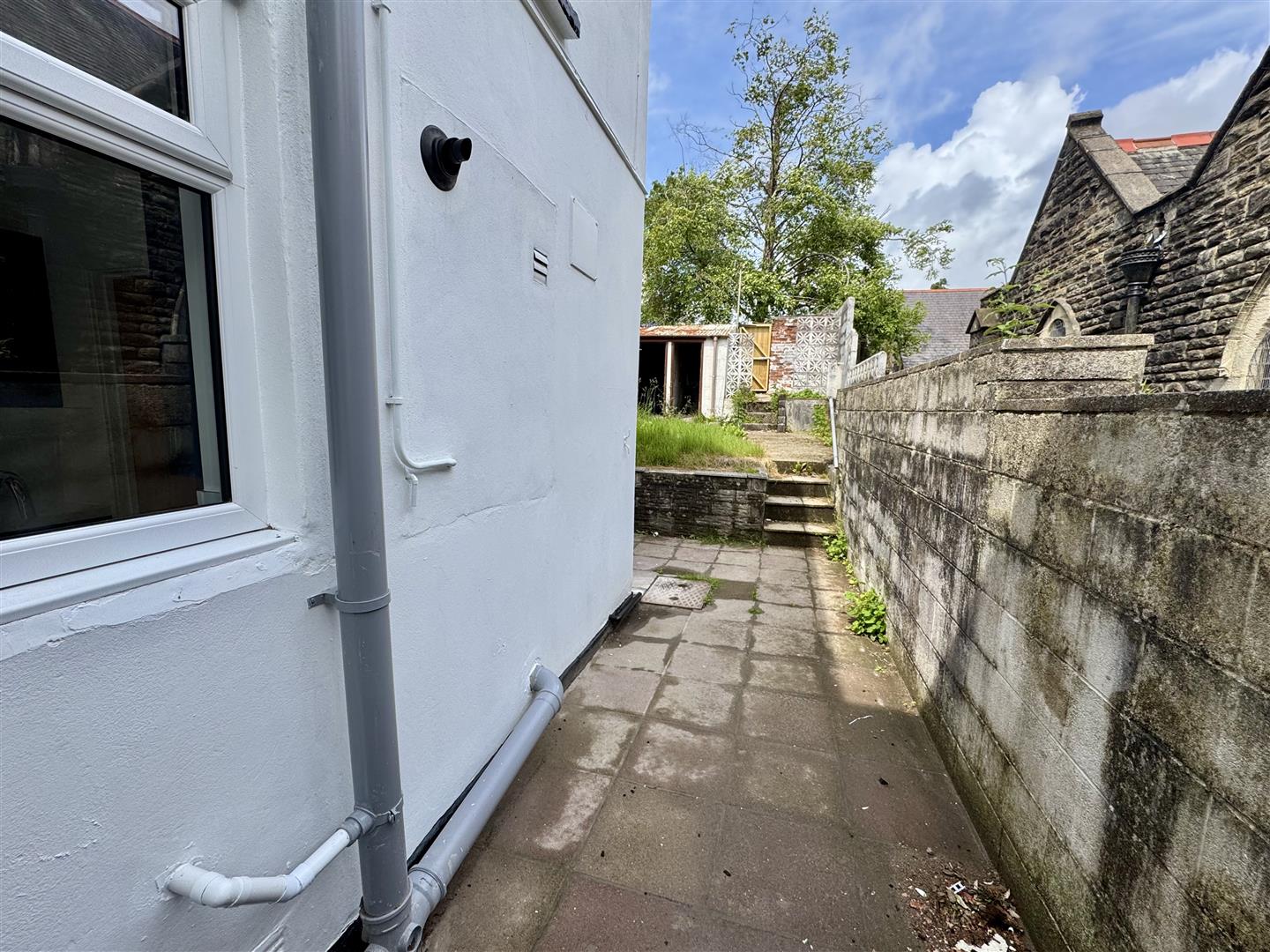 house - semi-detached for rent stepney street