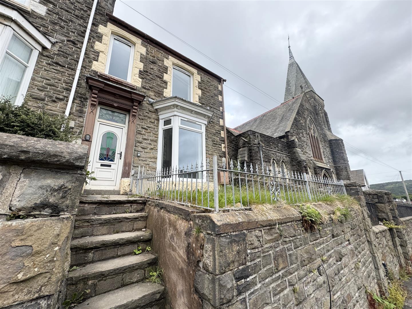house - semi-detached for rent stepney street