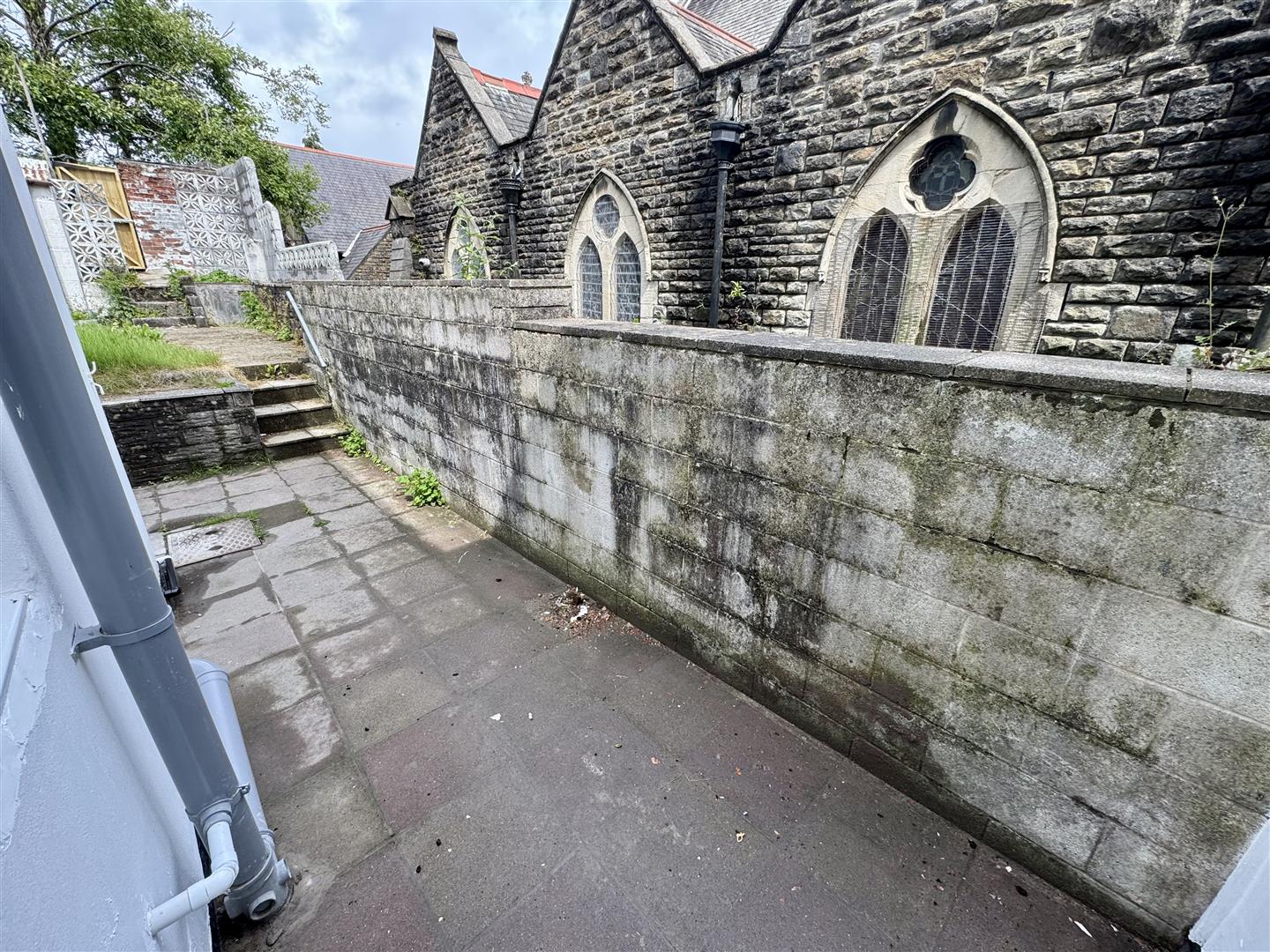 house - semi-detached for rent stepney street