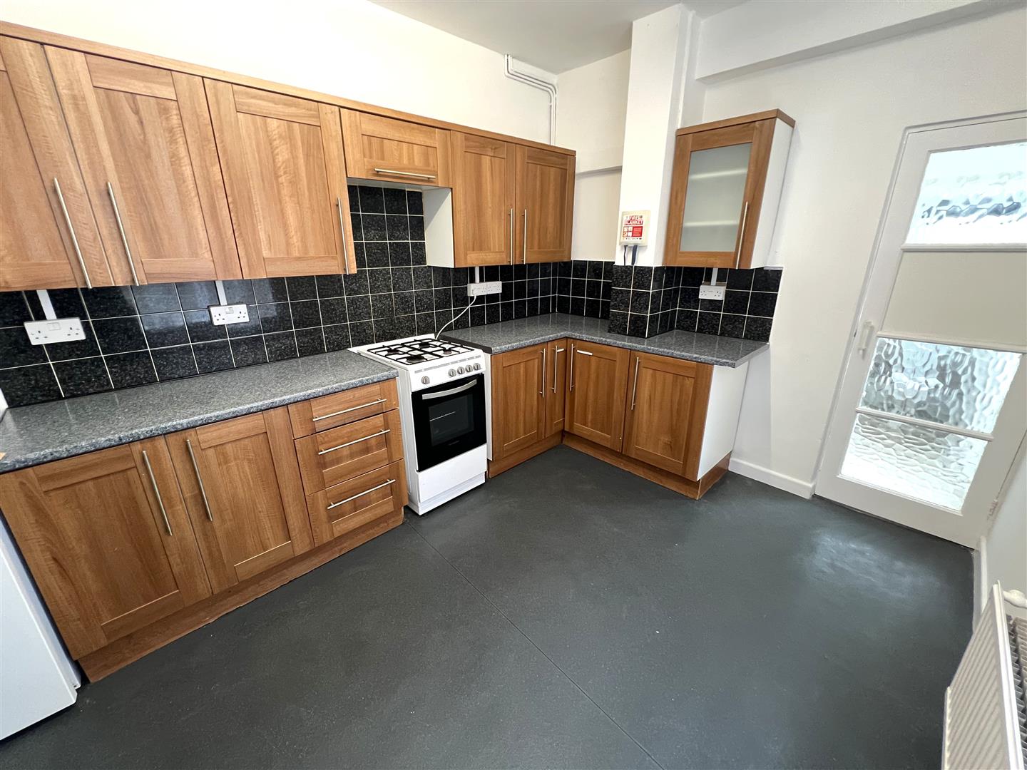 house - terraced for rent manners road