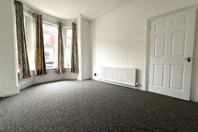 house - terraced for rent manners road