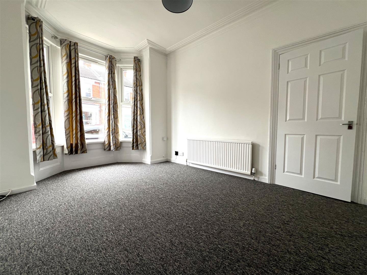 house - terraced for rent manners road