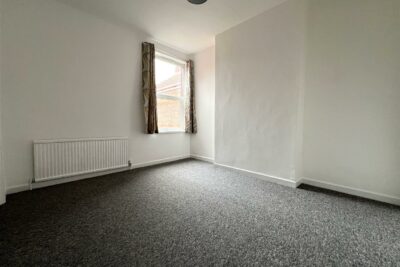 house - terraced for rent manners road