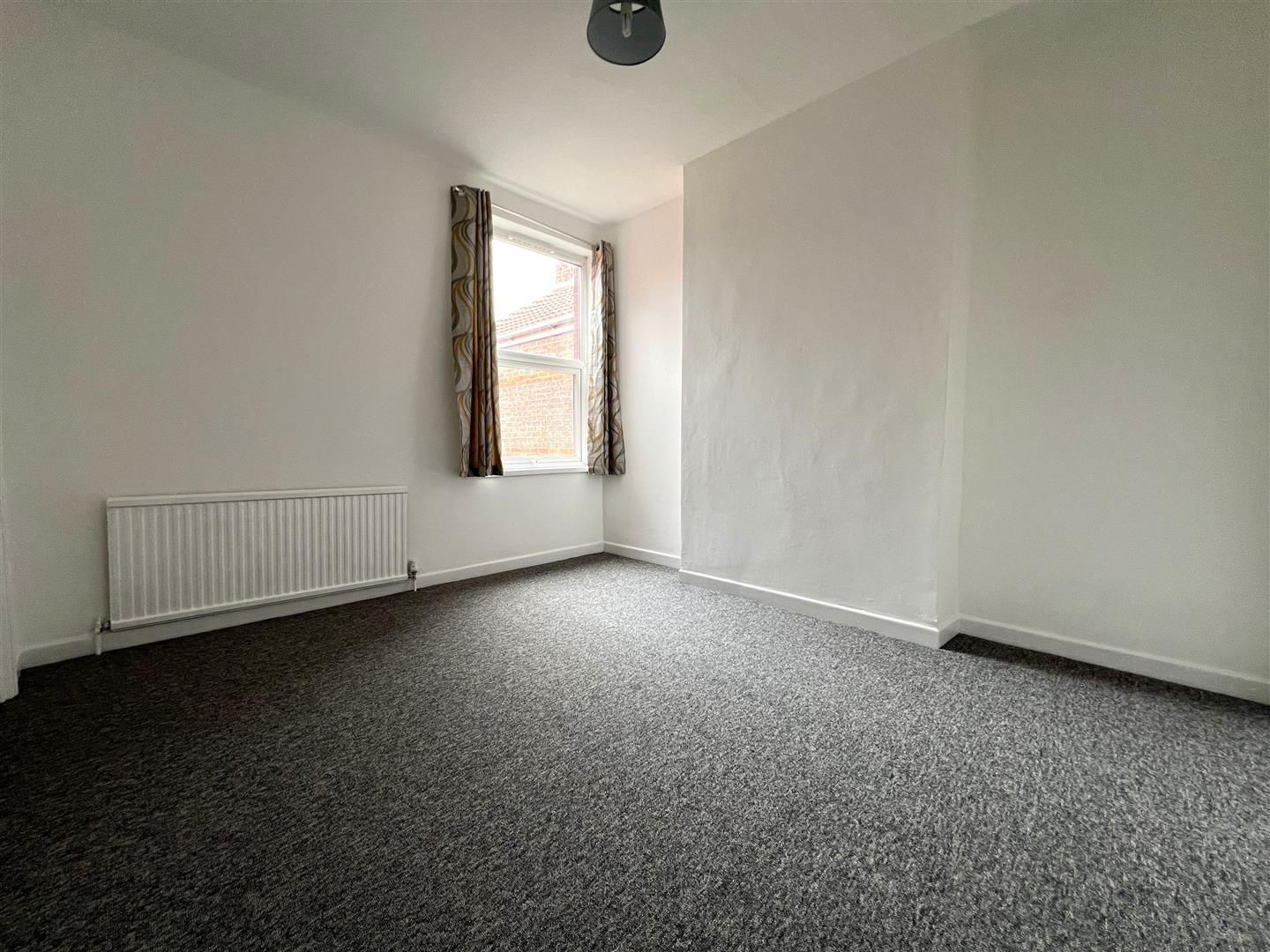 house - terraced for rent manners road