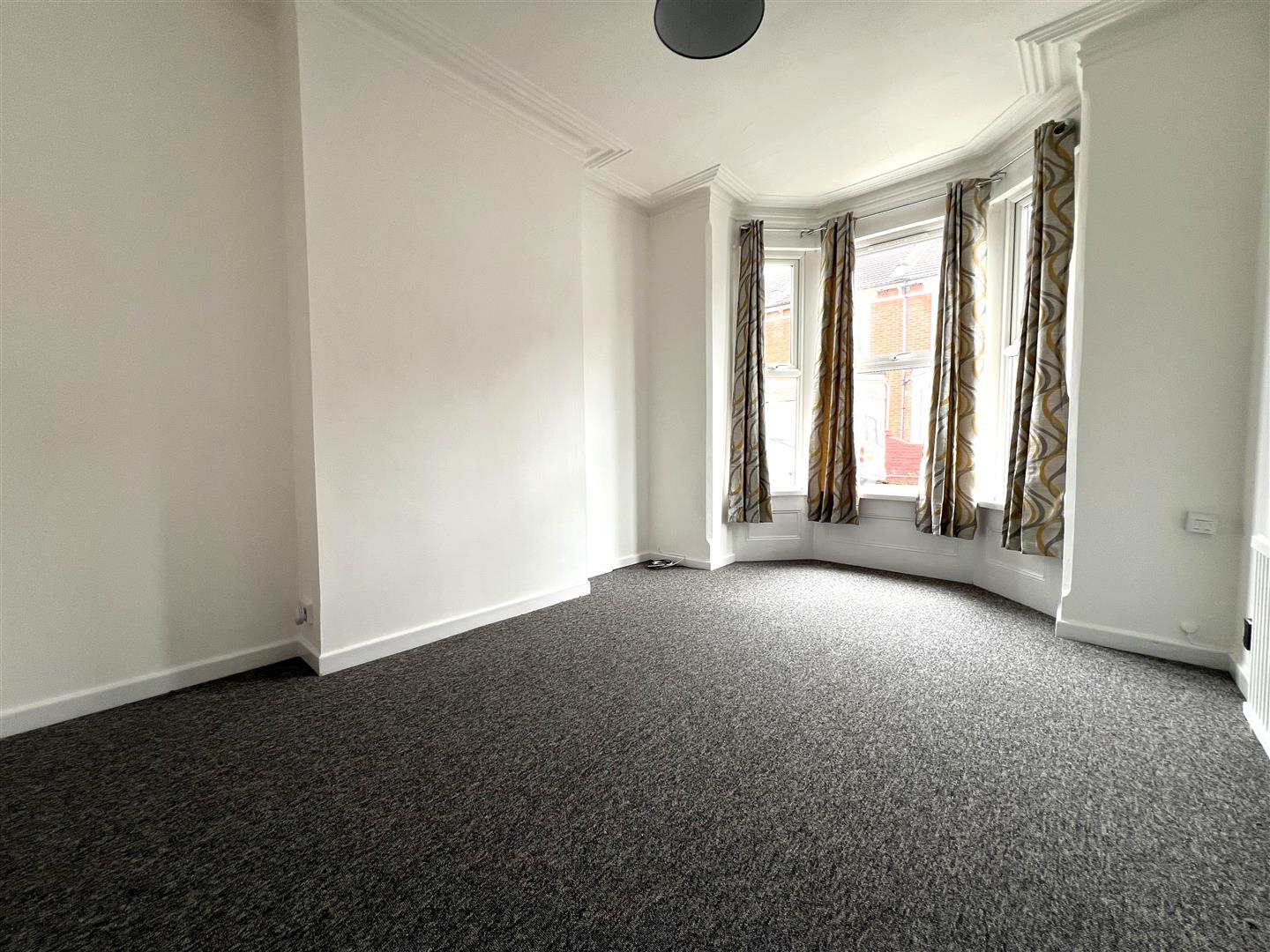 house - terraced for rent manners road