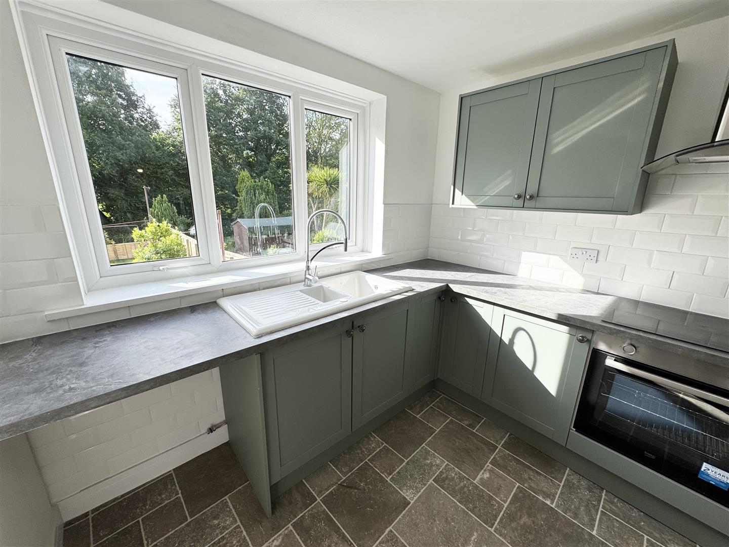 house for rent swansea road
