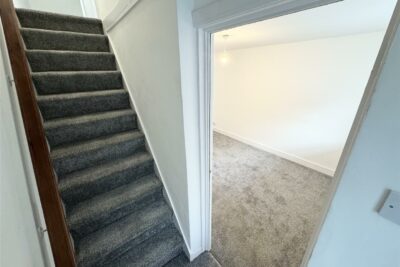 house for rent swansea road