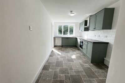 house for rent swansea road