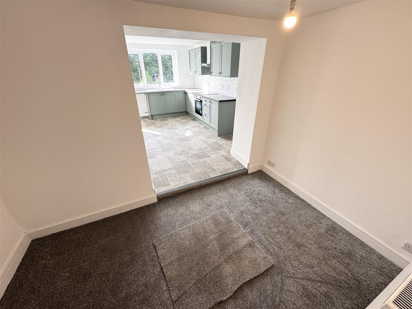 house for rent swansea road