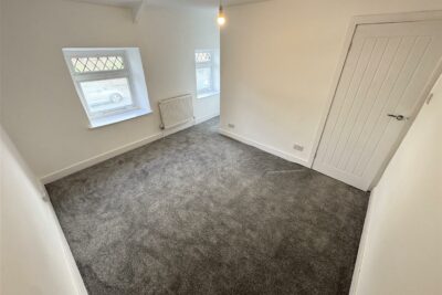 house for rent swansea road