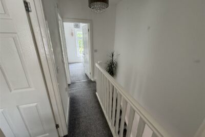 house - semi-detached for rent the avenue
