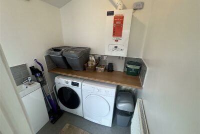 house - semi-detached for rent the avenue