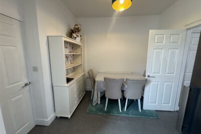 house - semi-detached for rent the avenue