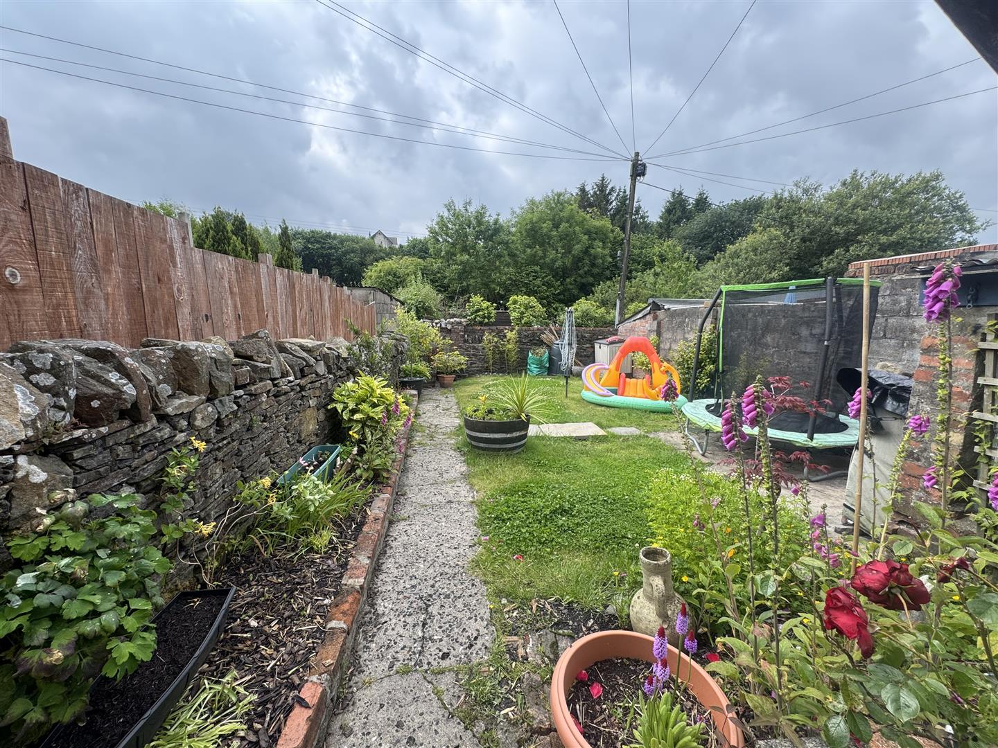 house - semi-detached for rent the avenue