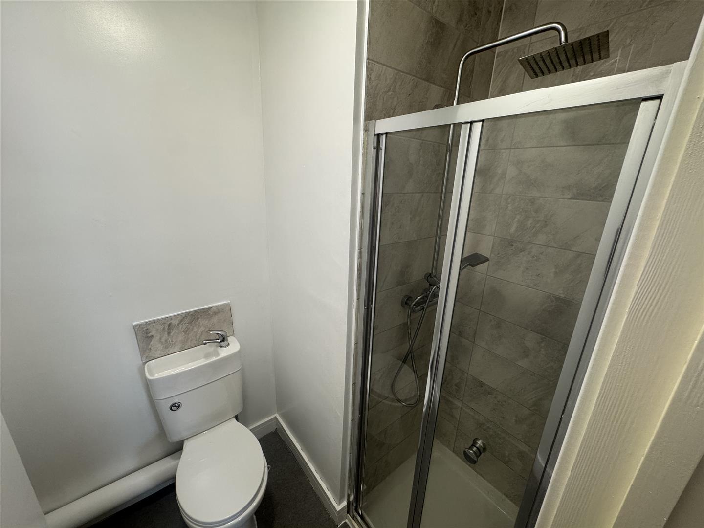 house - semi-detached for rent the avenue