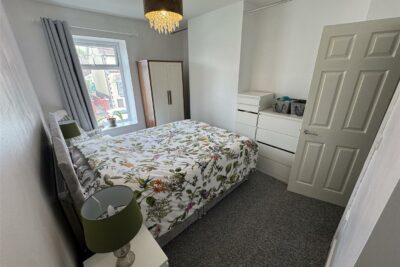 house - semi-detached for rent the avenue