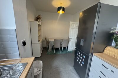 house - semi-detached for rent the avenue