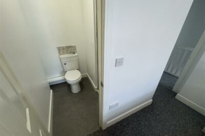 house - semi-detached for rent the avenue