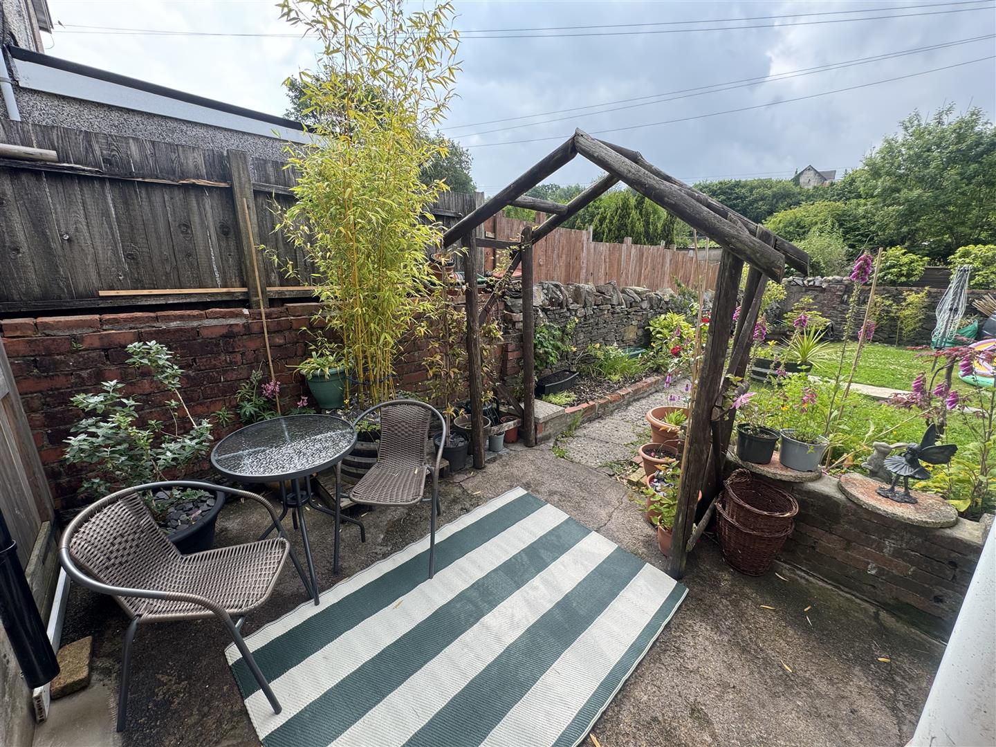 house - semi-detached for rent the avenue