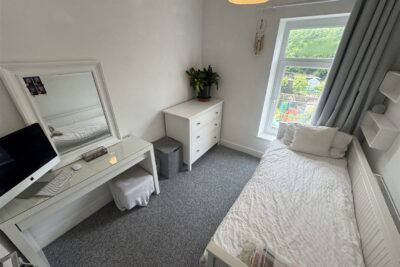house - semi-detached for rent the avenue
