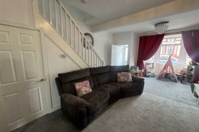 house - semi-detached for rent the avenue