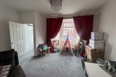house - semi-detached for rent the avenue