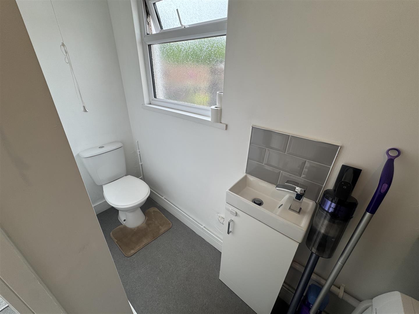 house - semi-detached for rent the avenue
