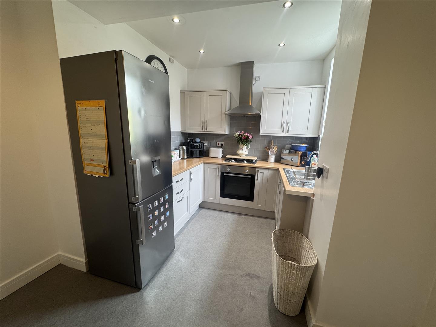 house - semi-detached for rent the avenue