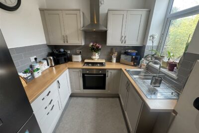 house - semi-detached for rent the avenue