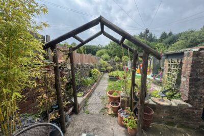 house - semi-detached for rent the avenue