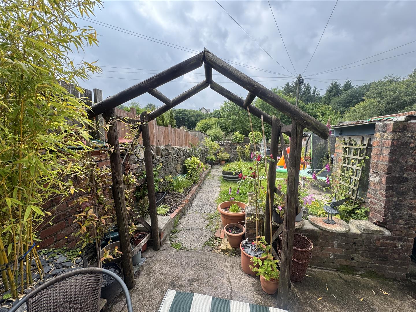 house - semi-detached for rent the avenue