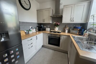 house - semi-detached for rent the avenue