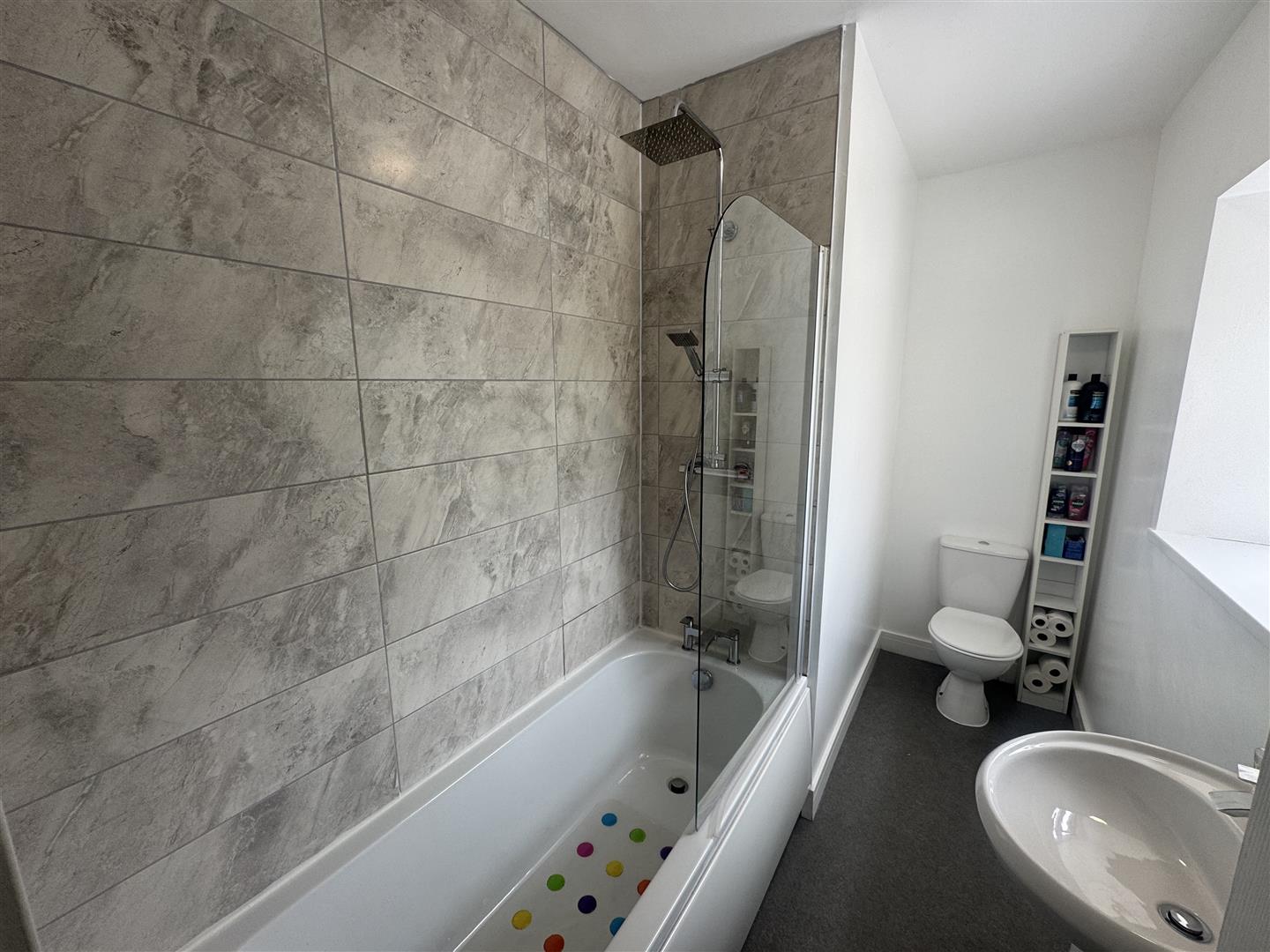 house - semi-detached for rent the avenue