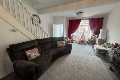 house - semi-detached for rent the avenue