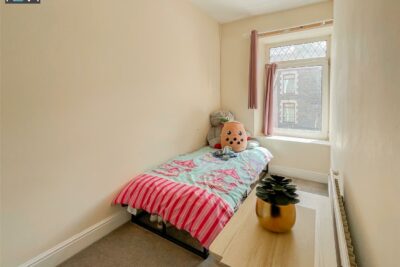 house - end terrace for sale morgans road