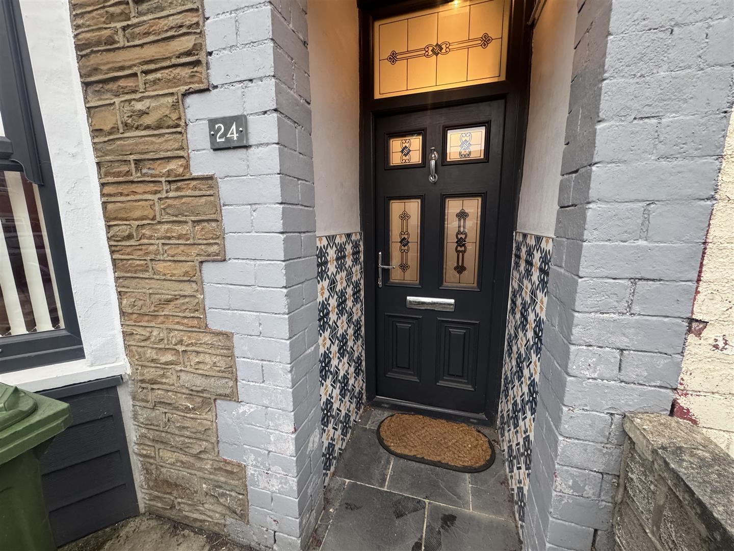 house - terraced for rent de barri street
