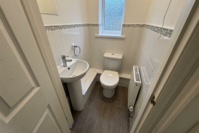 house - terraced for rent de barri street