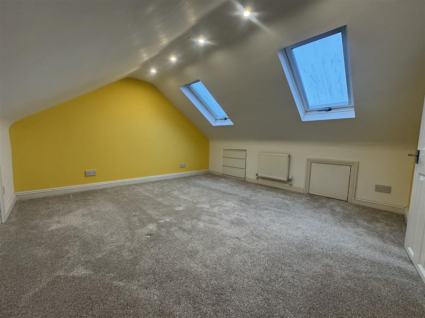 house - terraced for rent de barri street