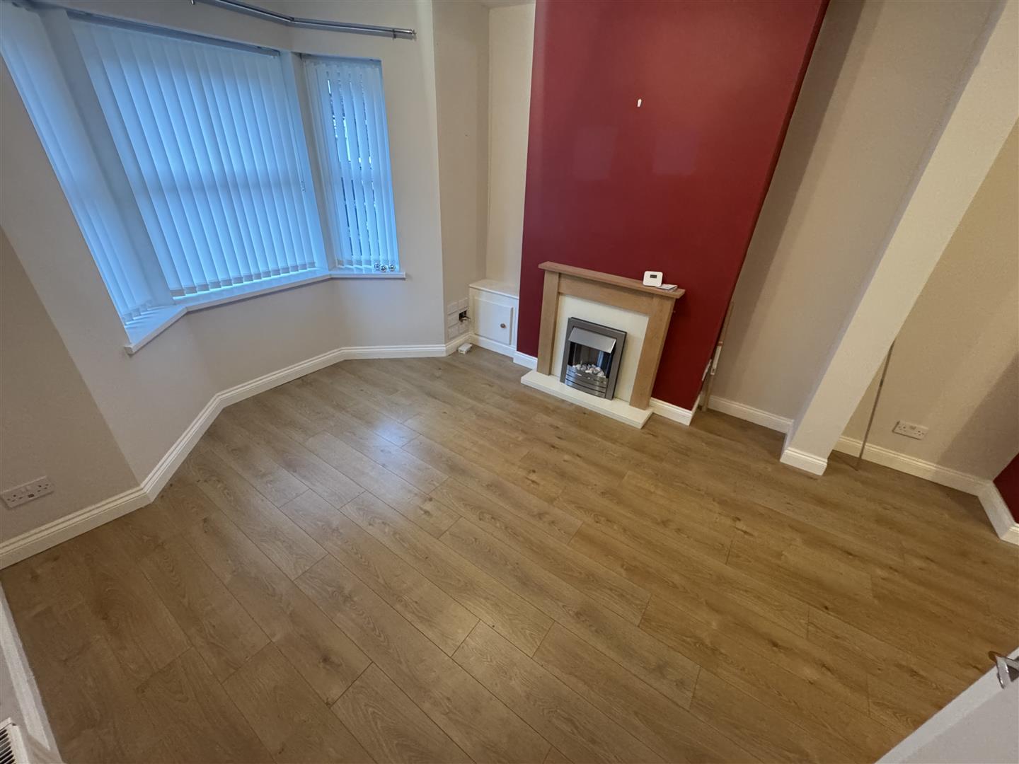house - terraced for rent de barri street