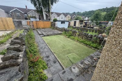 house - terraced for rent de barri street