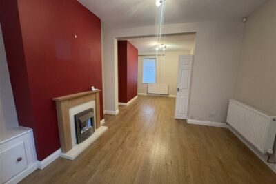 house - terraced for rent de barri street