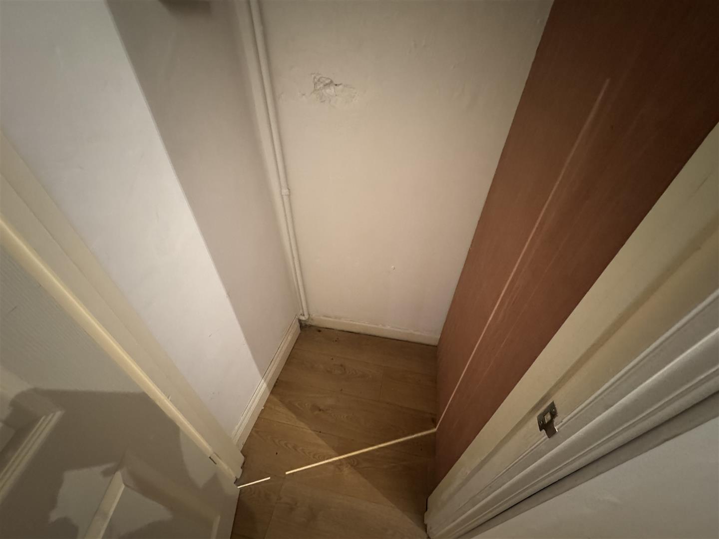 house - terraced for rent de barri street