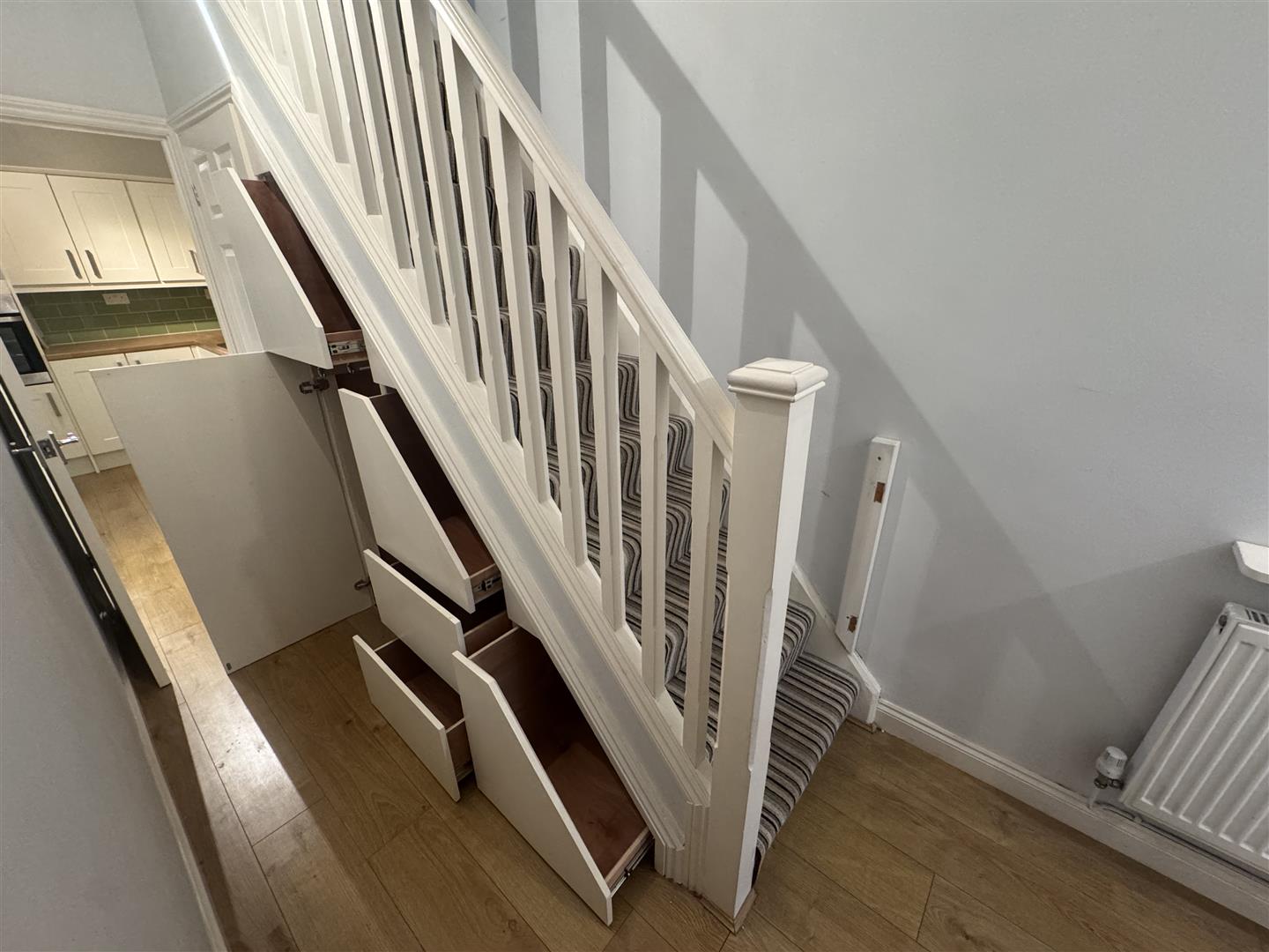 house - terraced for rent de barri street
