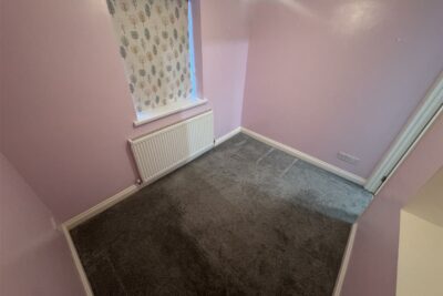 house - terraced for rent de barri street