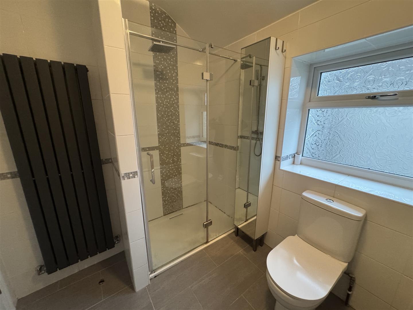 house - terraced for rent de barri street