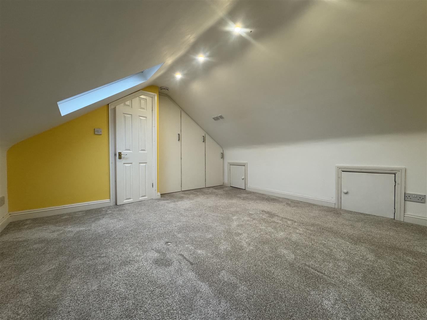 house - terraced for rent de barri street