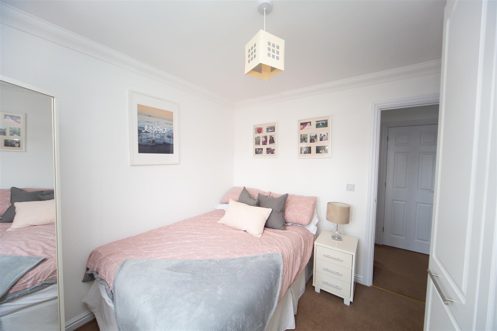 house - link detached for rent wyncliffe gardens