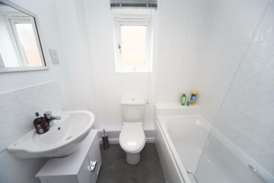 house - link detached for rent wyncliffe gardens