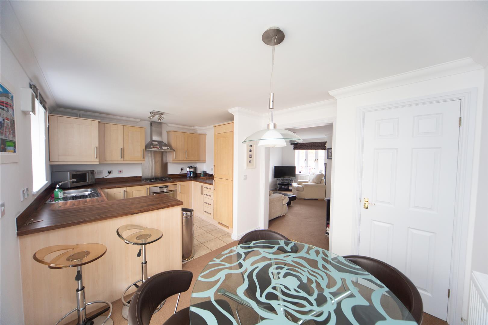 house - link detached for rent wyncliffe gardens