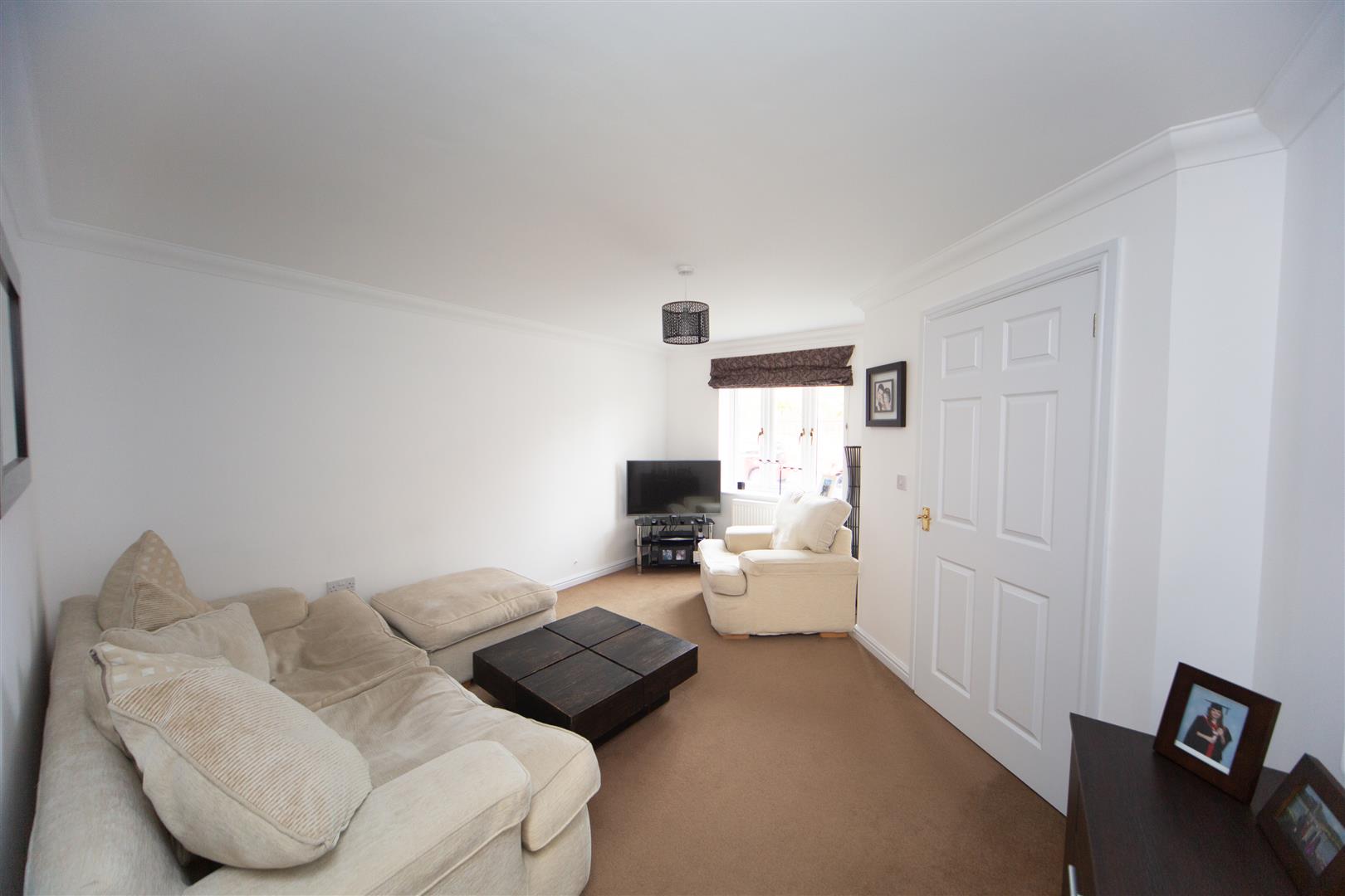 house - link detached for rent wyncliffe gardens
